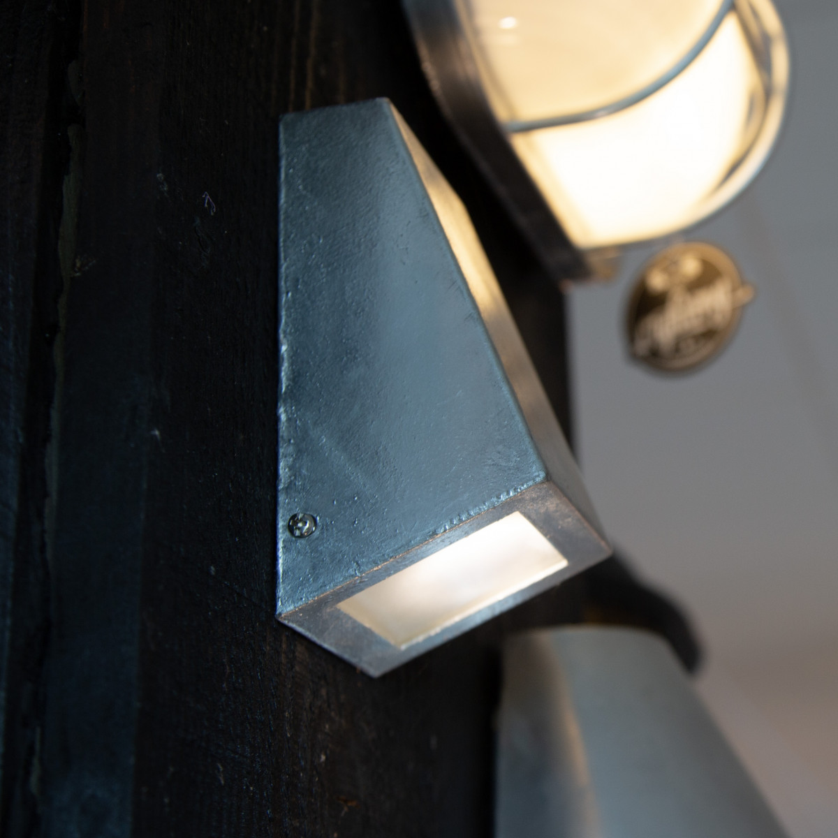 1281 Muurspot Downlighter S – Compacte wandlamp met moderne lichttechniek 