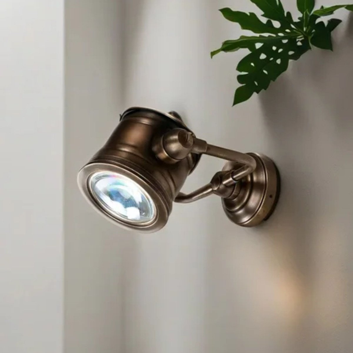 binnenverlichting, wandverlichting, plafondverlichting, spot, opbouwspot, verstelbare verlichting, malibu, brons
