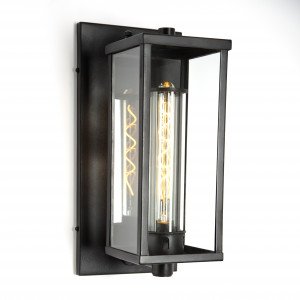 lantaarnvormige buitenlamp van messing met zwart afgebrande afwerking en echt glas voor aan de muur lantaarnvormige buitenlamp van messing met zwart afgebrande afwerking en echt glas voor aan de muur