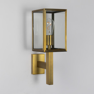 Buitenlamp Bilthoven zijdeglans zwarte buiten wandlamp super stijlvol strak klassiek vormgegeven, rechte steun, strakke belijning, heldere glazen, box design handmade kwaliteitsverlichting