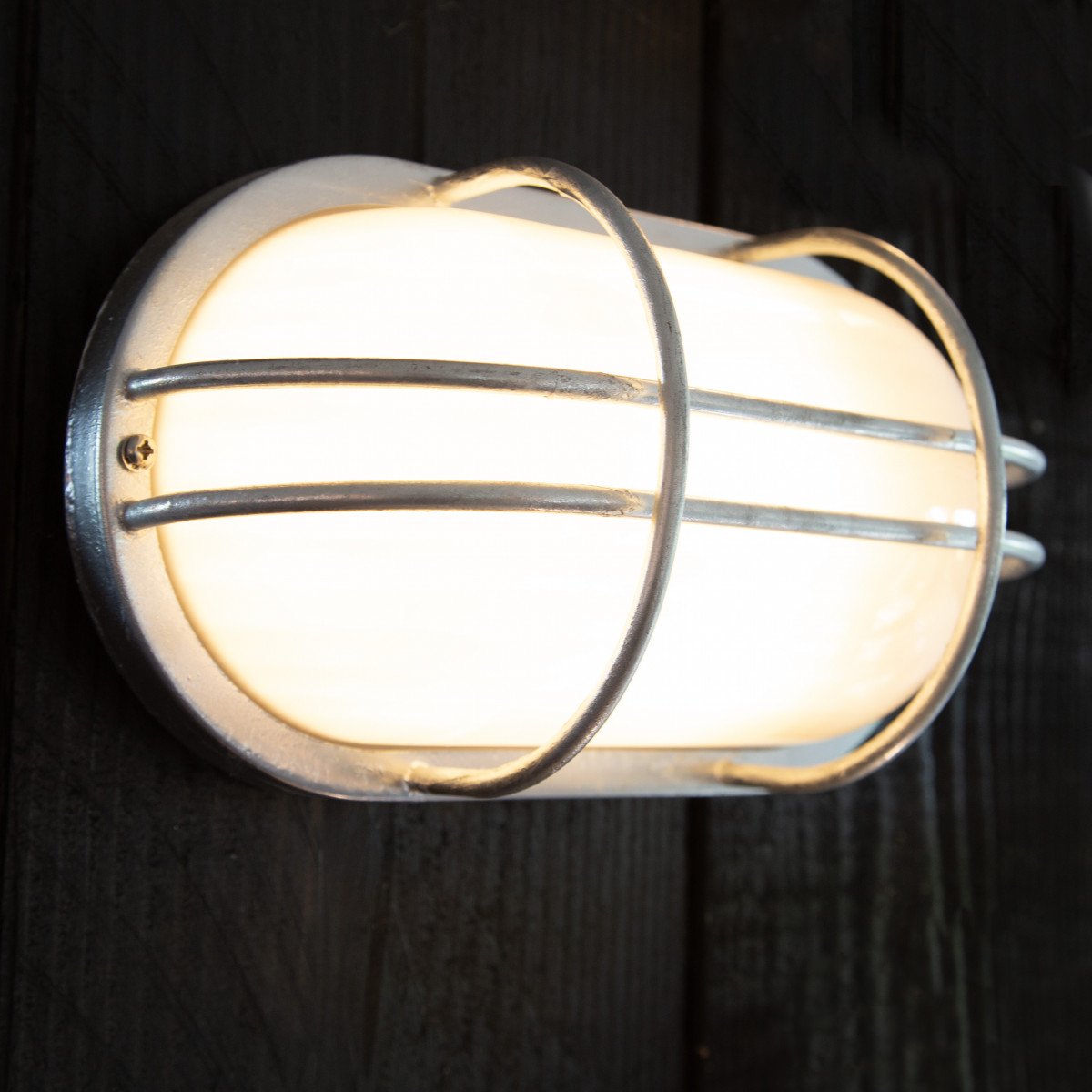 Wandlamp Kiel – Trendy buitenlamp van verzinkt staal met bullseye-design 