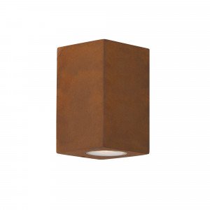 Geo wandlamp cortenstaal, compacte downlighter met GU10 fitting, natuurlijk roestend uiterlijk en IP44. Geo wandlamp cortenstaal, compacte downlighter met GU10 fitting, natuurlijk roestend uiterlijk en IP44.