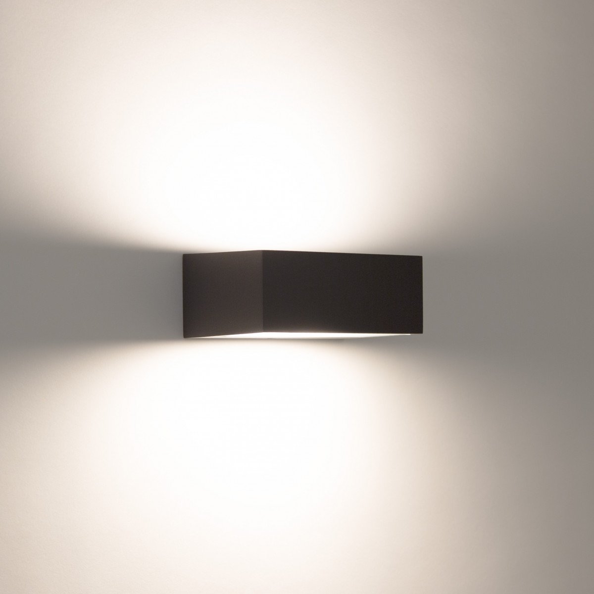 Wandlamp antraciet met matte beglazing, opbouw wandspot