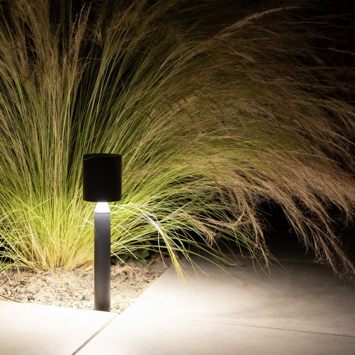 Issy Small tuinlamp zwart aluminium met LED en grondspie