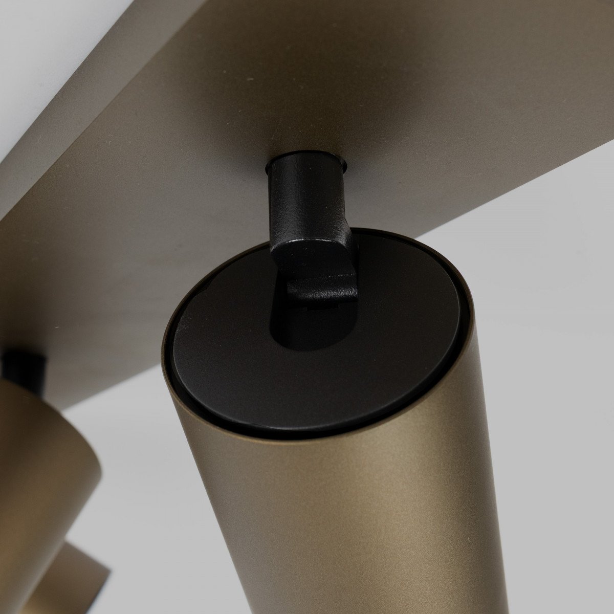 Mila 3 Opbouwspot Brons