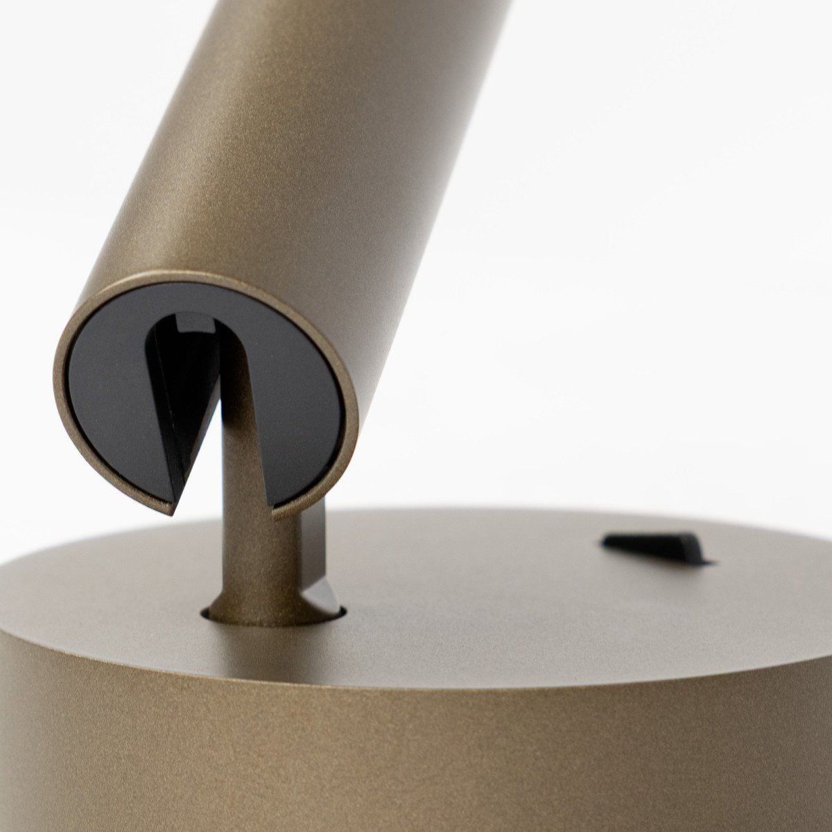 Richtbare wandspot USB - USB-C brons aluminium
