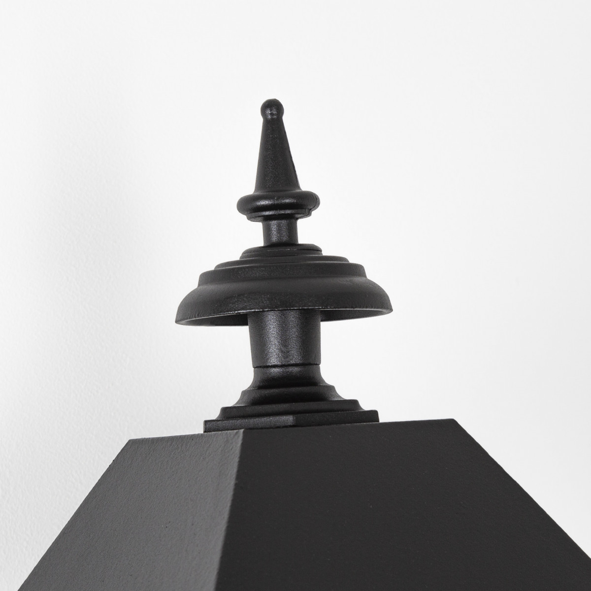 Wandlamp Klassiek Maren M41 – stijlvolle matzwarte klassiek buitenlamp geschikt voor klassieke en landelijke gevels