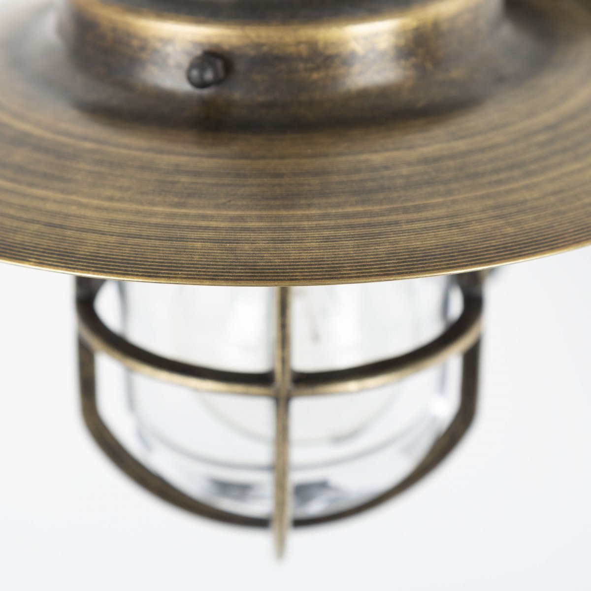 Bronzen wandlamp Labenne met helder stolpglas, beschermend raster en koperen kap – duurzame buitenverlichting van KS.