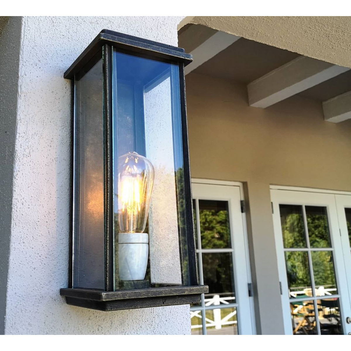 Buitenlamp Capital L – Strakke wandlamp met luxe uitstraling (Massief Brons)