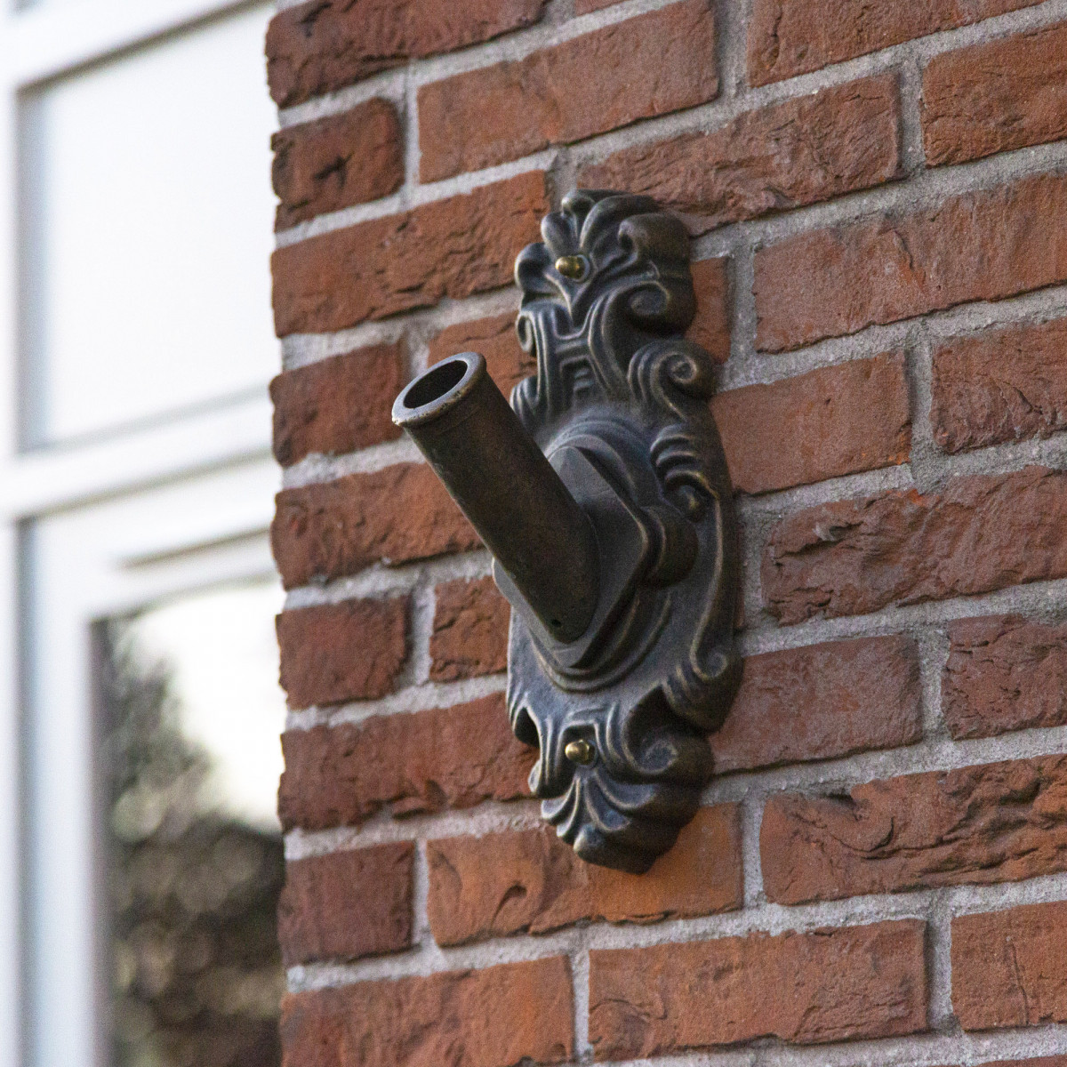 bronzen vlaggenmasthouder een handgemaakt ornament voor aan de gevel volledig onderhoudsvrij vlaggenstokhouder massief brons