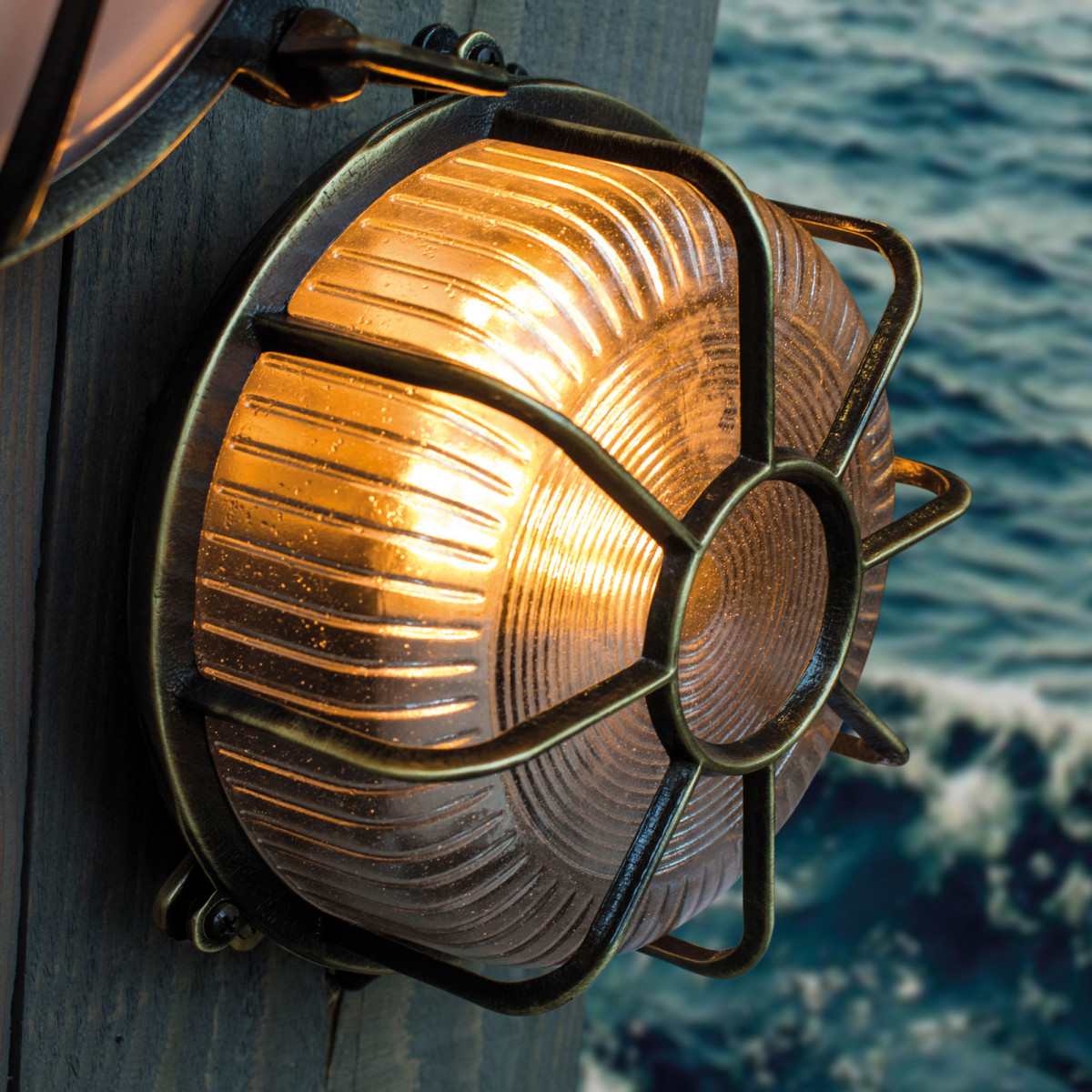 Scheepslamp Bering