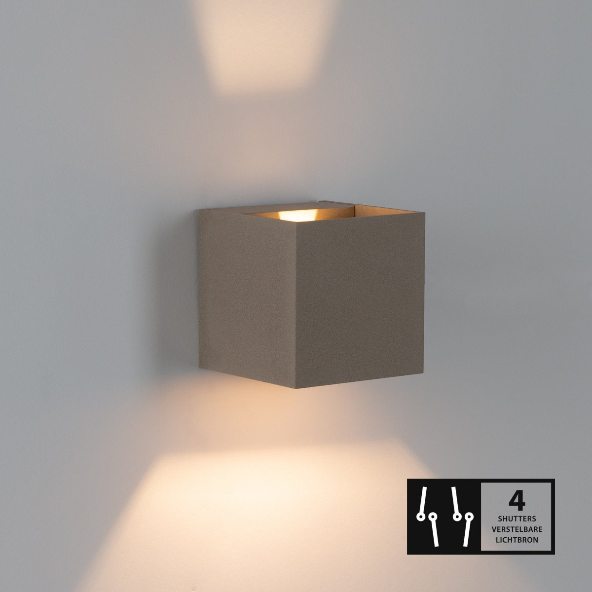 Binnenverlichting Shift up en downlighter muurlamp met modern design in witte kleur