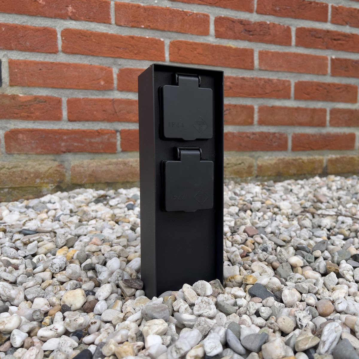 Buitenstopcontact charge 2 corten kleur 2 stopcontacten strak randaarde design