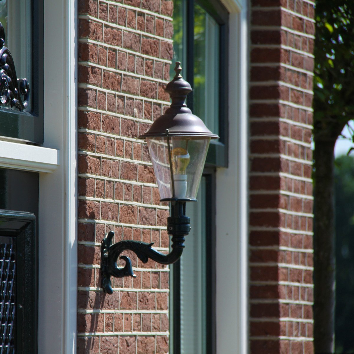 klassieke buitenverlichting buitenlamp hoorn van KS Verlichting. Klassiek gevelarmatuur met koper deksel