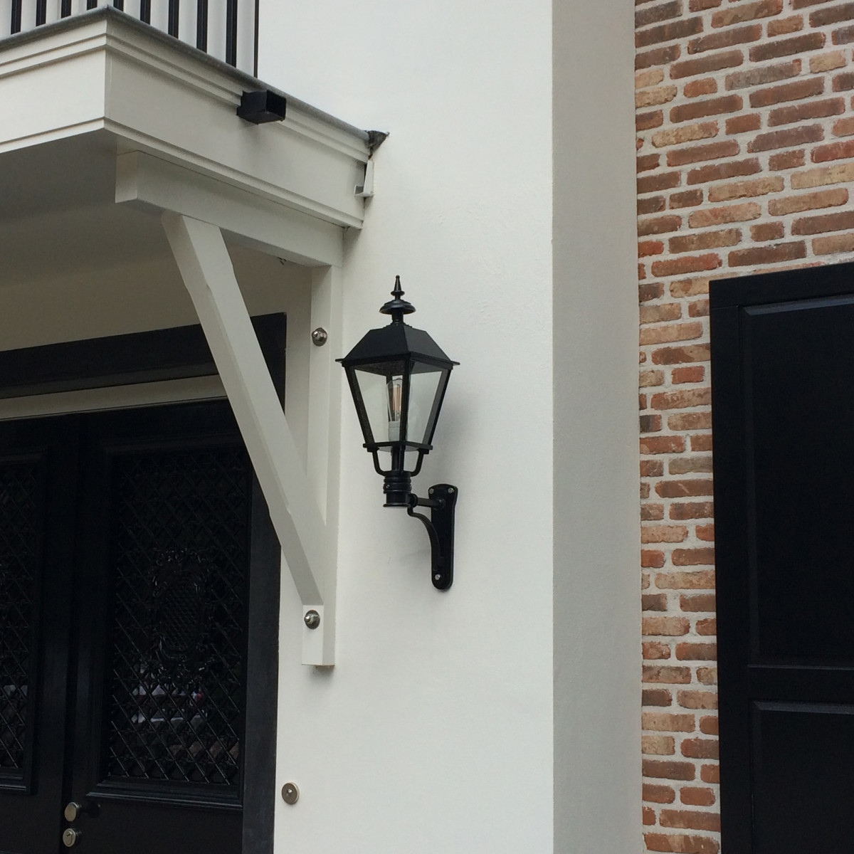 buitenverlichting, klassieke buitenlamp Bergen M, klassiek vierkant, gevelverlichting, gevellamp, handgemaakte muurlamp, originele kwaliteitsverlichting van KS Verlichting