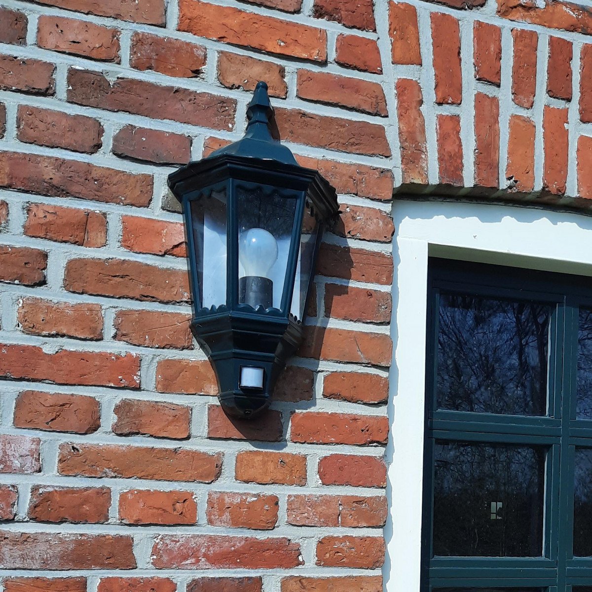 Buitenlamp Ancona plat zwart met sensor