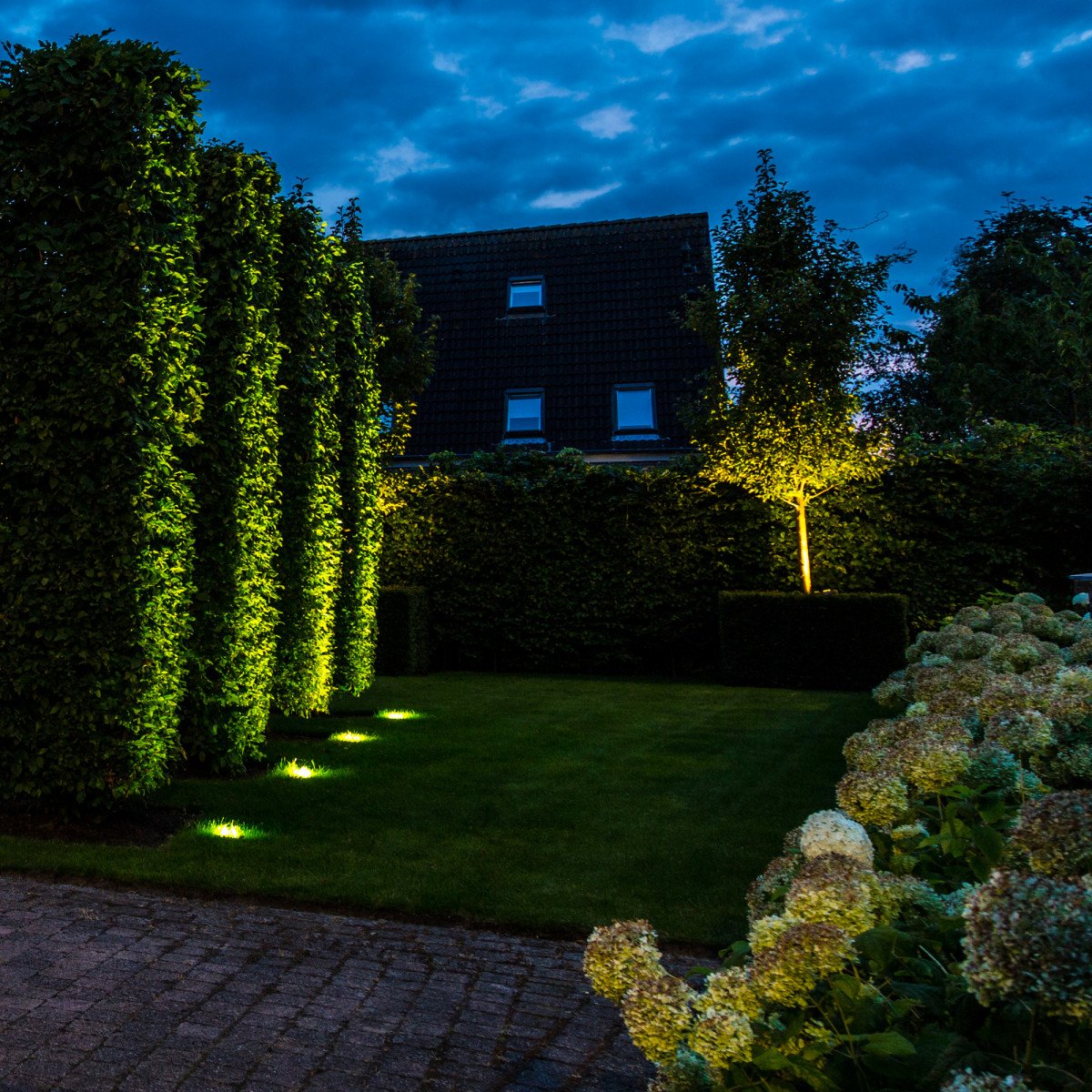 Overrijdbare inbouwverlichting grondspot rond met rvs ring voor inbouw in bestrating of aanlichten van bomen inbouwgrondspot van KS Verlichting 7061