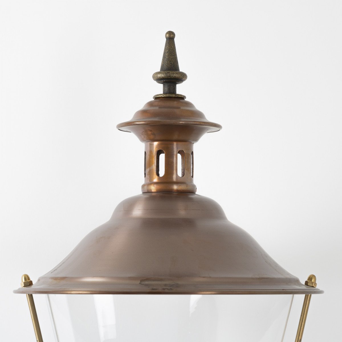 Buitenlamp Enkhuizen Brons met koperen deksel en bronzen wandarm