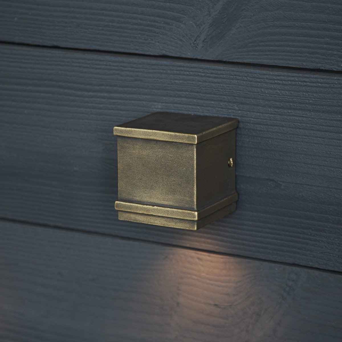 Borgo Muurlamp Brons