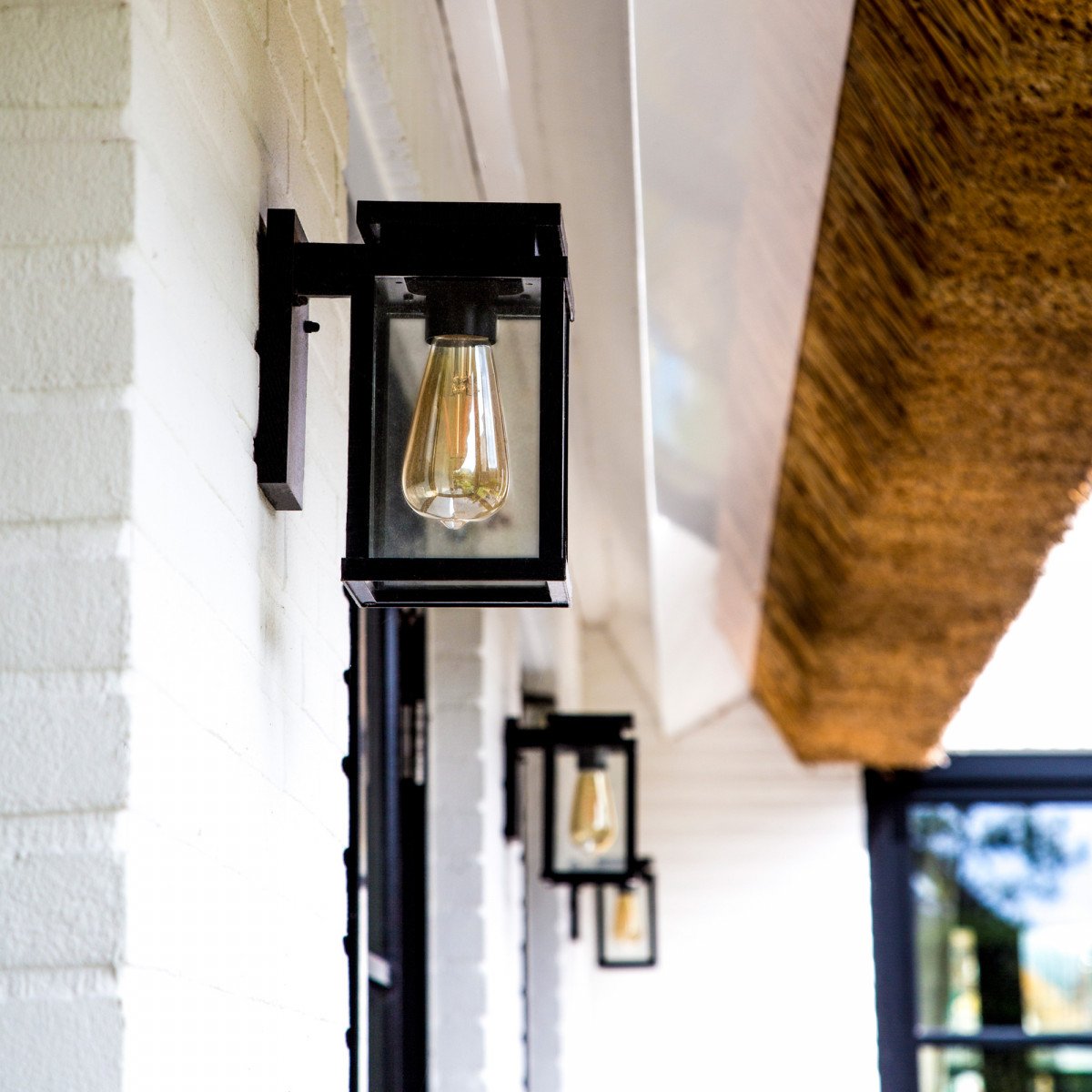 7408 Jersey M met Sensor – Stijlvolle muurlamp met extra veiligheid 