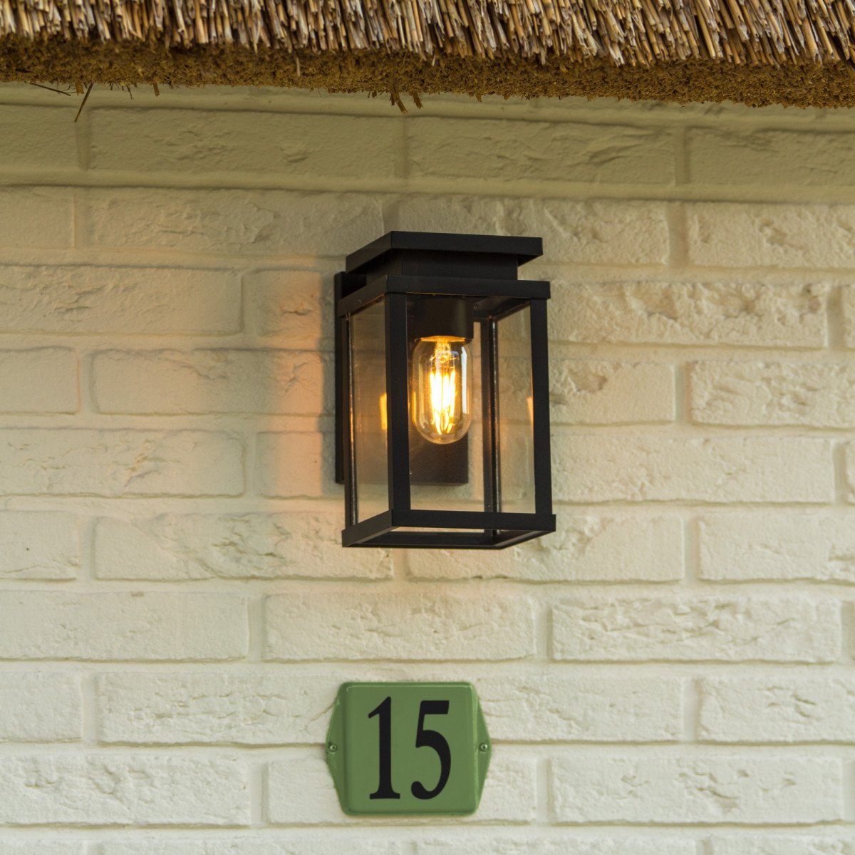 7408 Jersey M met Sensor – Stijlvolle muurlamp met extra veiligheid 