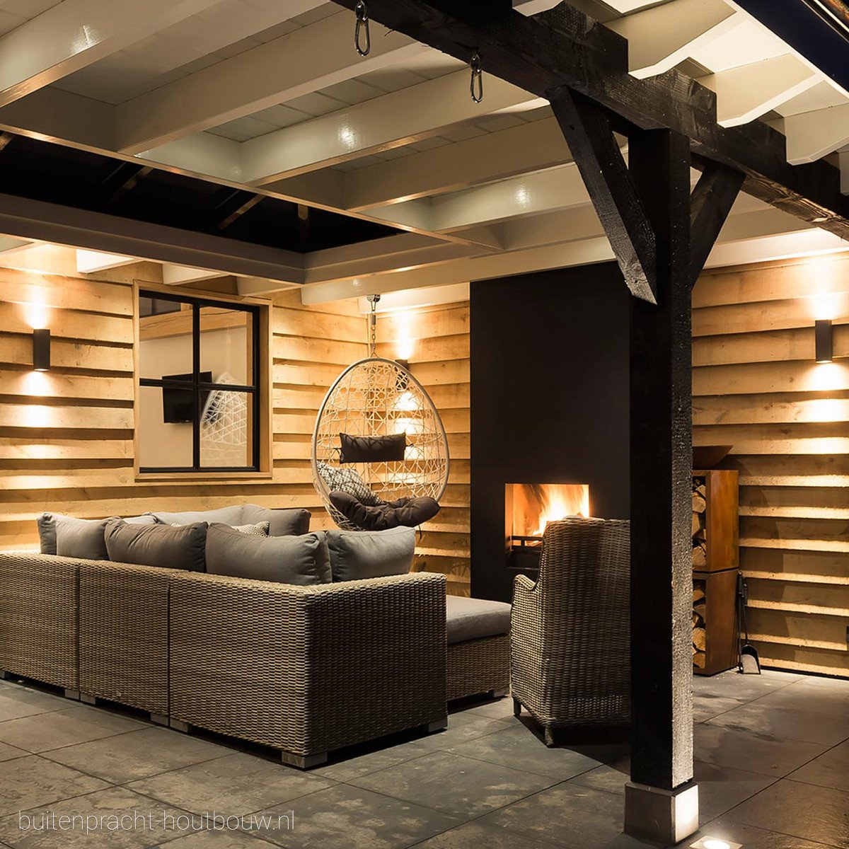 Kevin wandlamp zwart aluminium, up & down buitenlamp met 2x GU10 fitting en IP54-classificatie. Strakke muurspot.