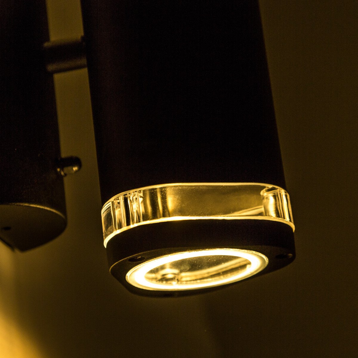 Ambient wandlamp up & down zwart aluminium, dubbelzijdige buitenlamp met GU10 fitting en helder afgeschermd lichtbeeld. 