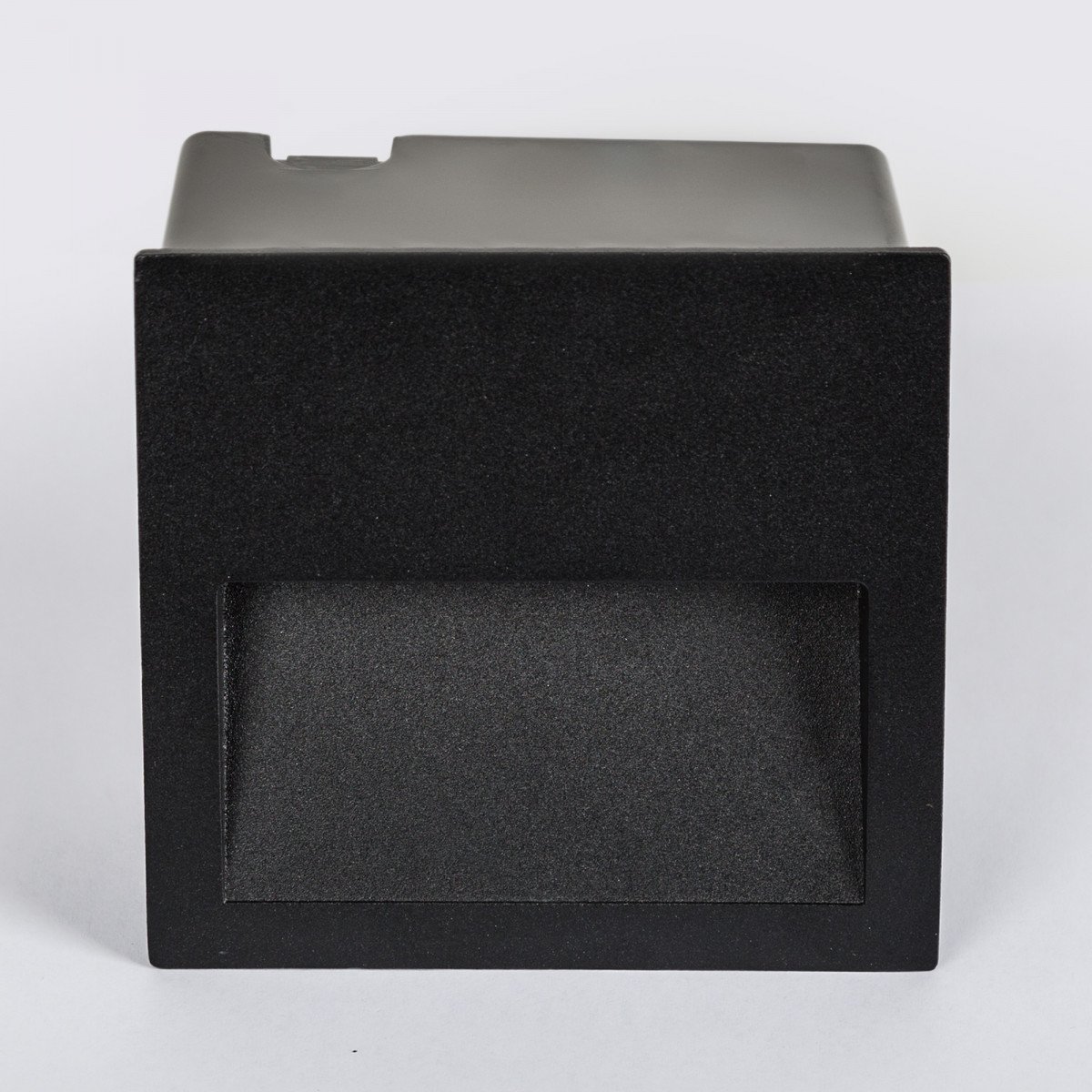 LED Section 1 wandinbouwspot zwart, vierkante aluminium downlighter met vaste LED en IP54 bescherming.