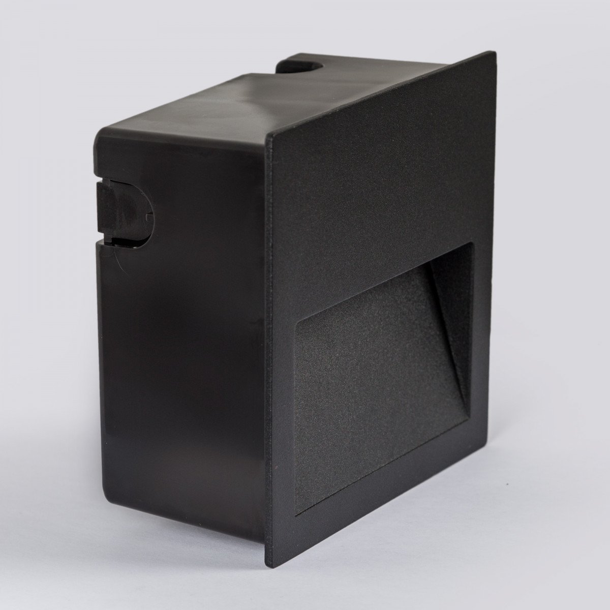 LED Section 1 wandinbouwspot zwart, vierkante aluminium downlighter met vaste LED en IP54 bescherming.
