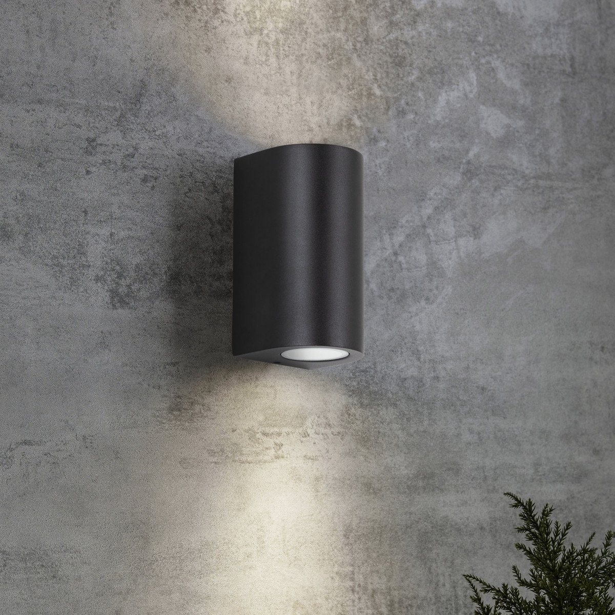 Noa wandlamp zwart RVS, moderne up- en downlighter voor buiten met dubbele GU10 fitting en matzwarte poedercoating.