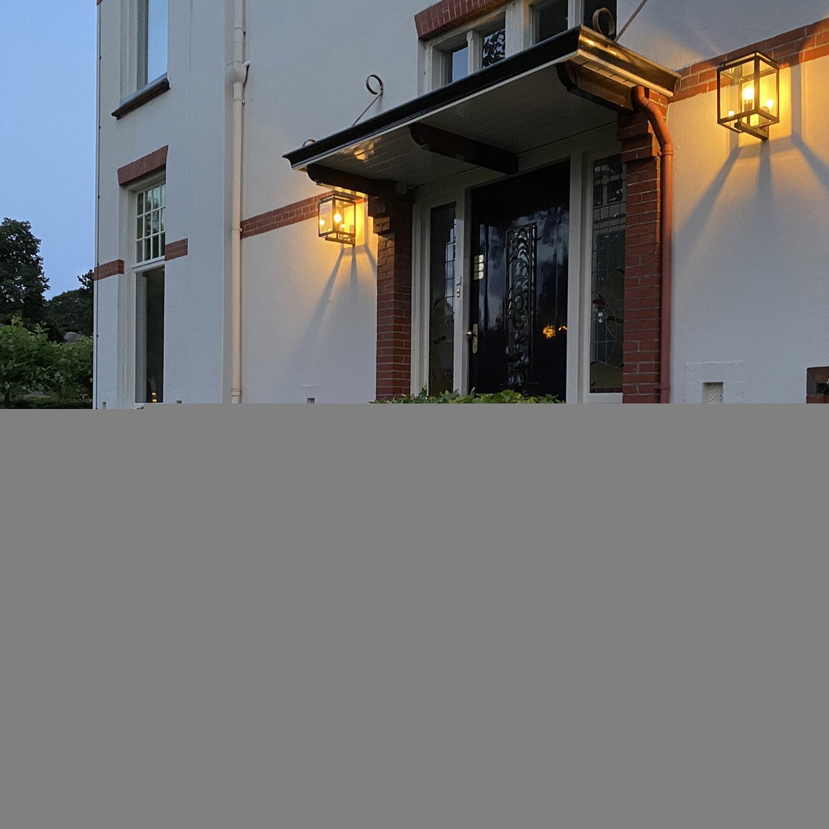 Buitenverlichting, buitenlamp Vecht, de perfecte gevellamp, zwart strak klassieke gevelverlichting van KS Verlichting
