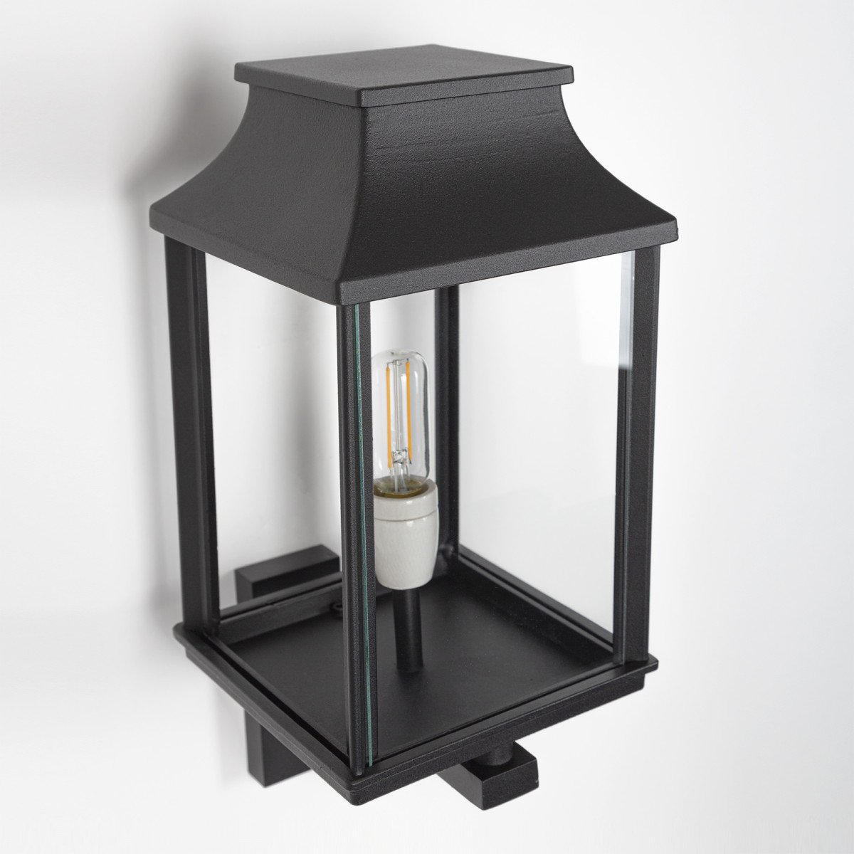 7310 Buitenlamp Goteborg L – Elegante muurlamp met karakter 
