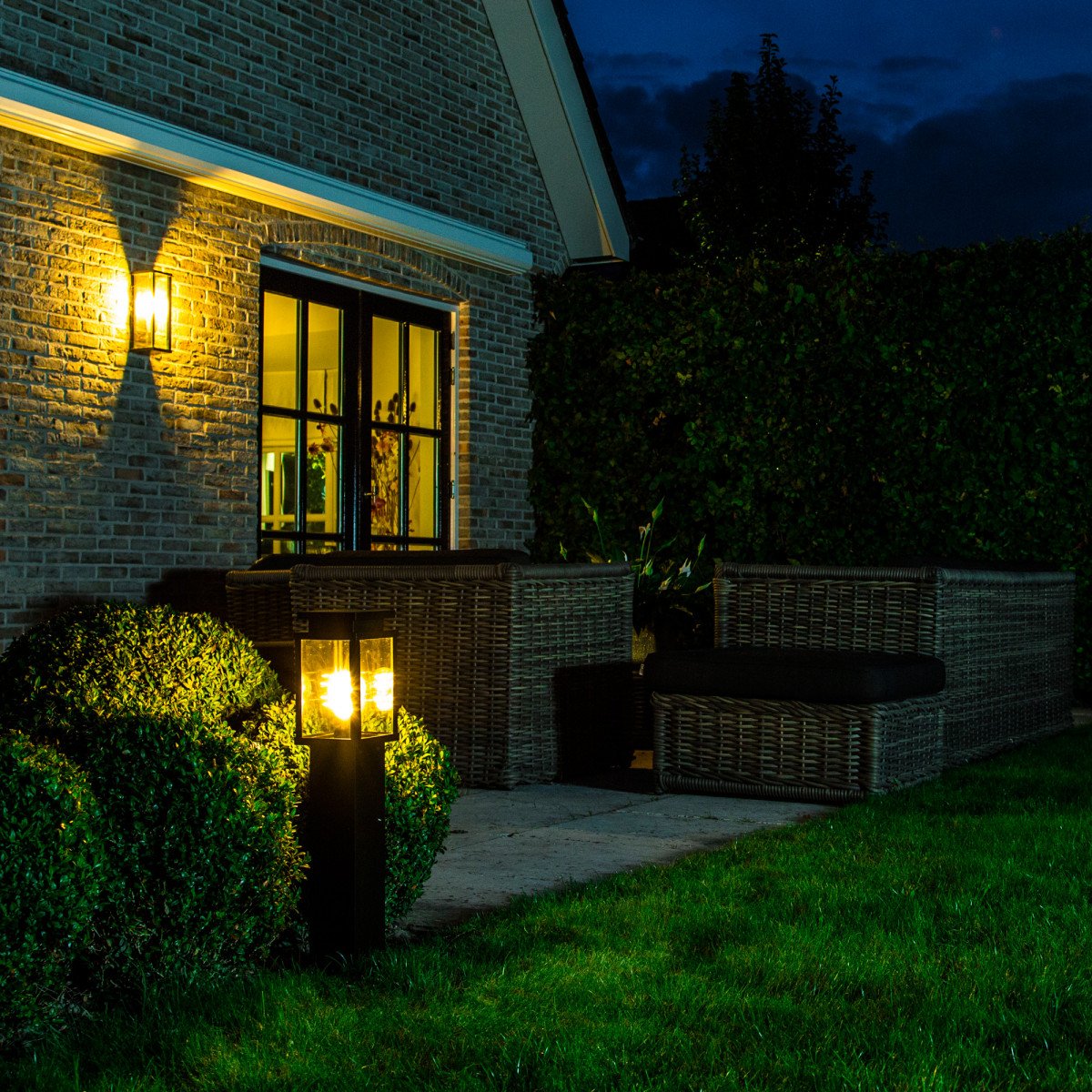 Stijlvol strak vormgegeven tuin- en terrasverlichting, Jersey terras.