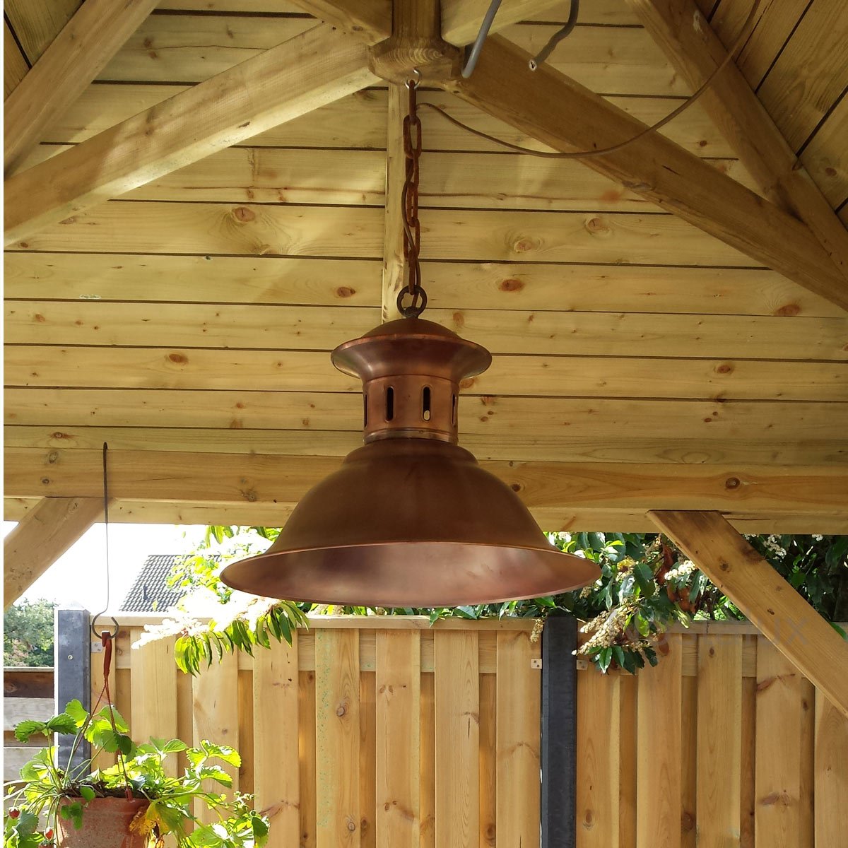 assieke kettinglamp Maxime L met brede koperen kap en messing ketting – KS Verlichting