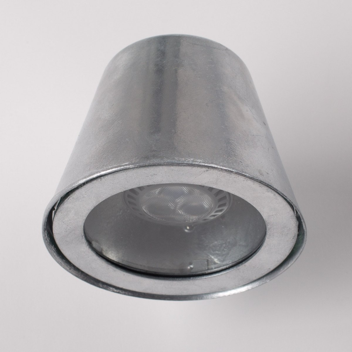 ita Cup wandlamp verzinkt staal, zilverkleurige wandspot met GU10 fitting voor buiten.