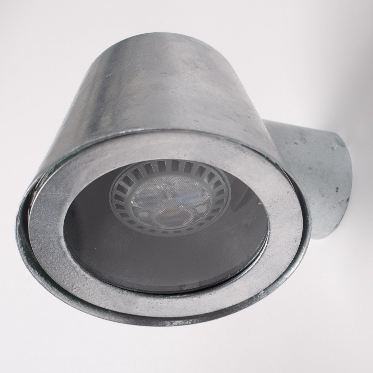ita Cup wandlamp verzinkt staal, zilverkleurige wandspot met GU10 fitting voor buiten.