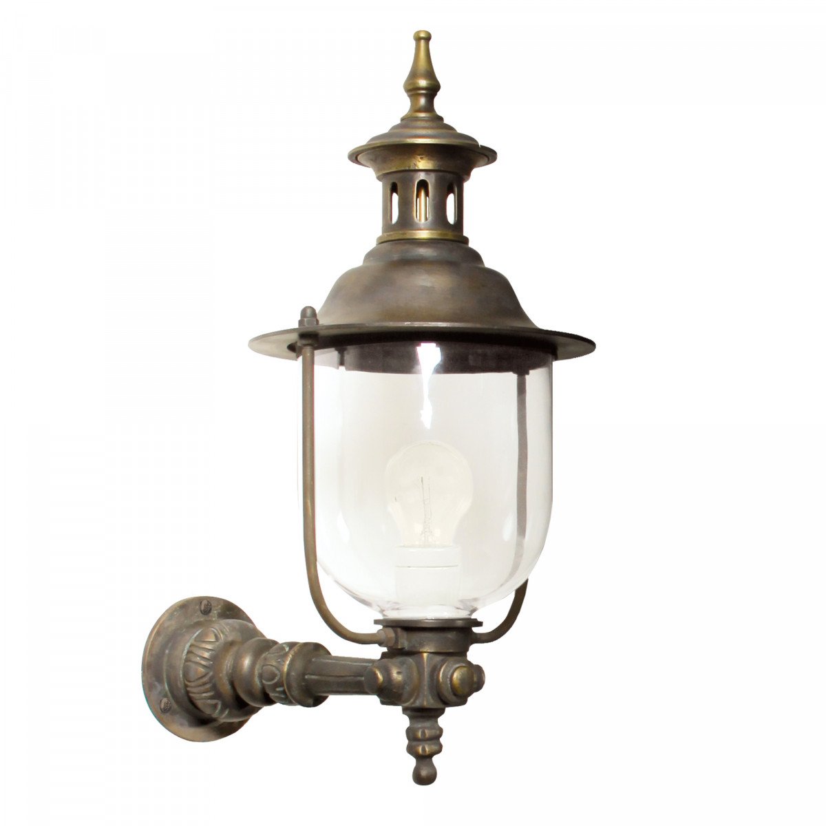 Klassieke bronzen wandlamp met ronde glazen stolp