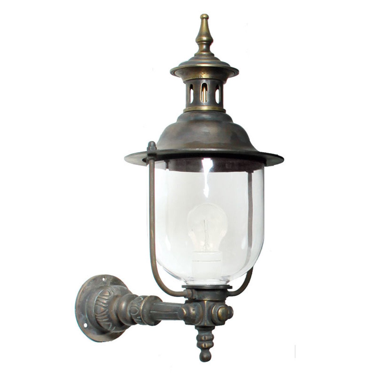 Klassieke bronzen wandlamp met ronde glazen stolp